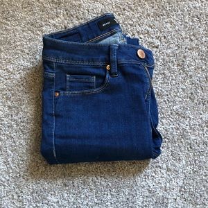 Size 3/26 Skinny Jeans Mid Rise